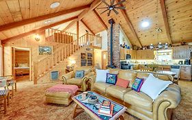 Cozy Family-Friendly Badger Retreat With Fireplace!