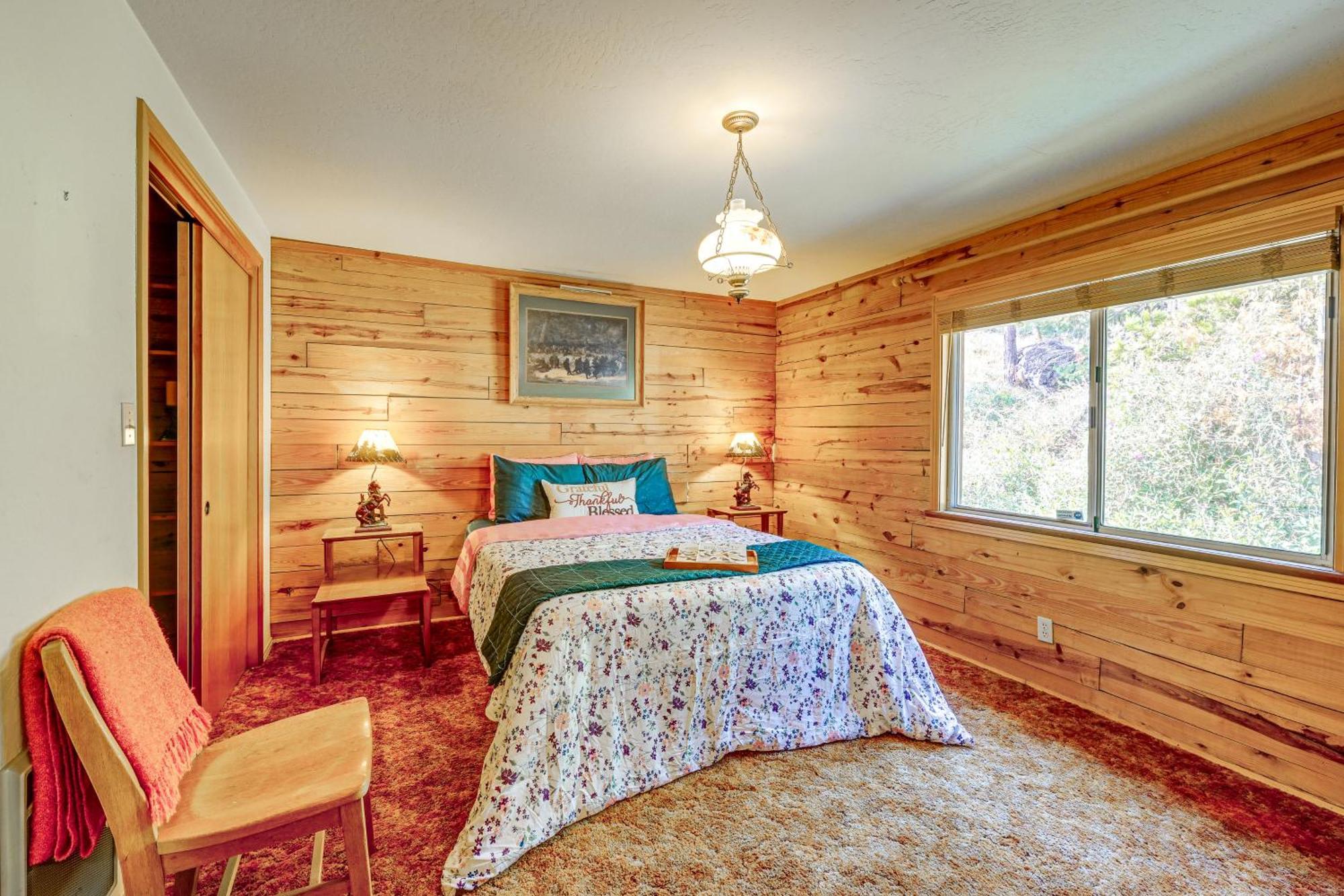 Cozy Family-Friendly Badger Retreat With Fireplace! Exterior photo