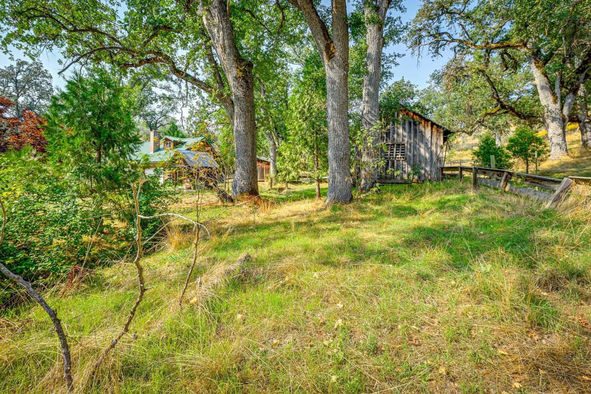 Cozy Family-Friendly Badger Retreat With Fireplace! Exterior photo