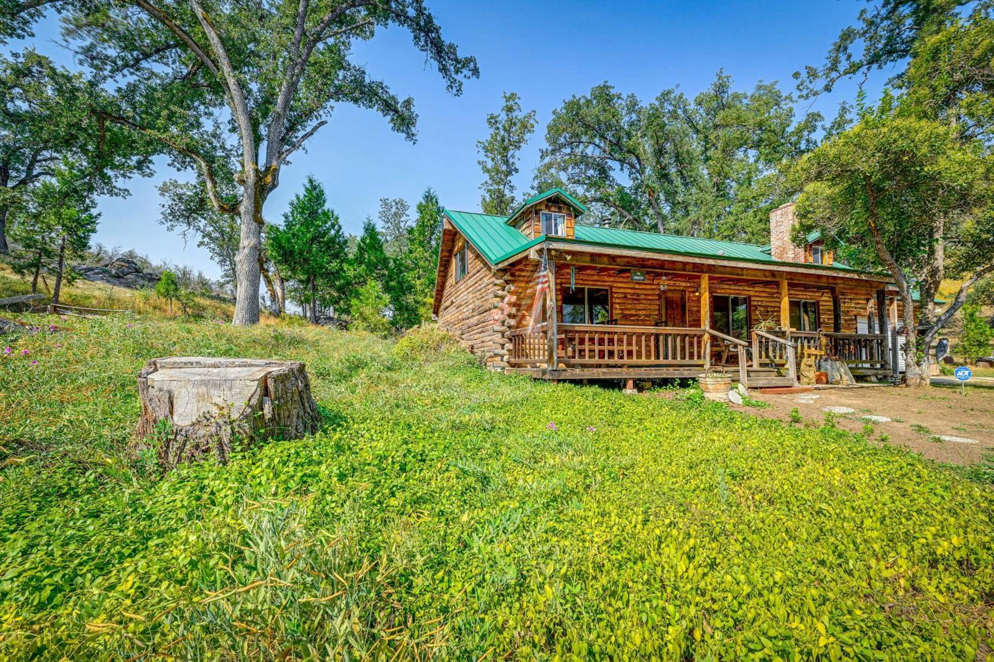 Cozy Family-Friendly Badger Retreat With Fireplace! Exterior photo